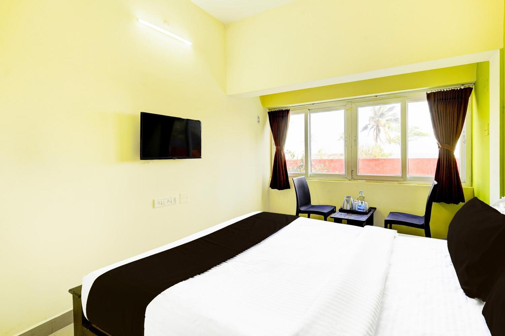 Super Collection O Nibav Beach View Chennai Exterior photo